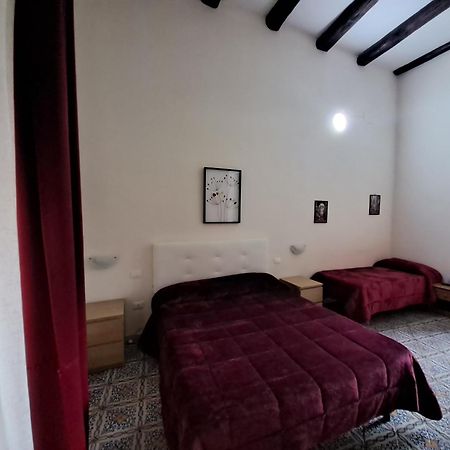 Come D'Incanto A Napoli Habitación foto